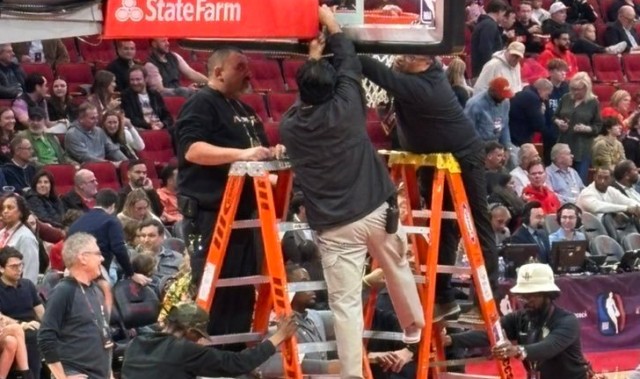 开云体育下载-逆转！火箭击溃马刺，谢泼德扛大旗，申京20+13+9，文班亚马低迷