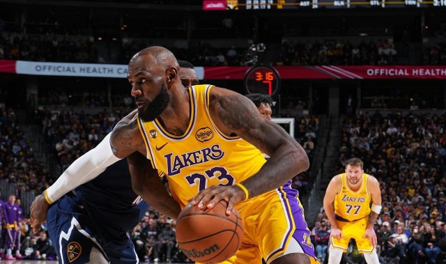 kaiyun-湖人防守回暖破敌！詹皇砍准三双+回应落选全明星首发：毫无反应