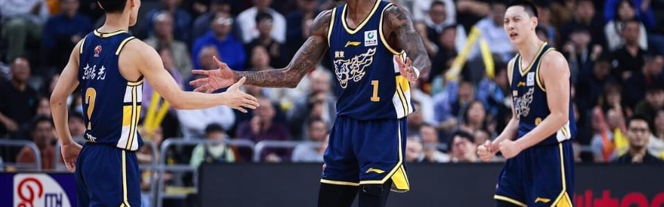 kaiyun-CBA积分榜最新排名！上海狂胜广东冲上第2：辽宁第11山西第14