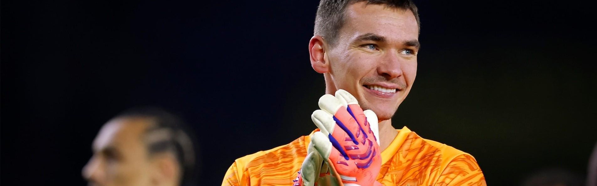 开云在线-埃因霍温官方：已从药厂买断门将科瓦日，与其签约四年半